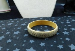 pale yellow bangle stone d